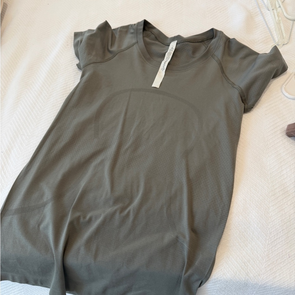 lululemon athletica Short Sleeve Tee in Olive Green